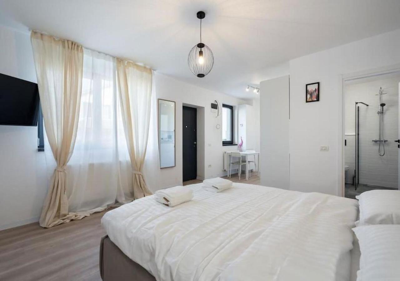 Flight One - Modern Studio Near Therme & Airport Otopeni Luaran gambar
